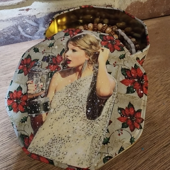 Taylor Swift Evermore Fearless Handmade Holiday Tin w/ 6 Friendship Bracelets - Picture 13 of 15